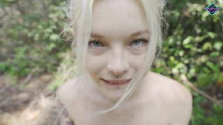 Malibog tinedyer sucks Malaking Titi sa gubat. Karnieli Bandi