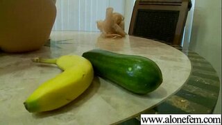 Cute ਨੌਜਵਾਨ ਸ਼ੁਕੀਨ ਨਾਲ ਖੇਡਣ Dildos vid-14