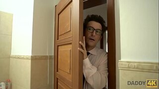 DADDY4K. ਟੈਸਟਿੰਗ ਆਧੁਨਿਕ Manners