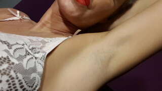 Ližejo in vonj moje pazduho